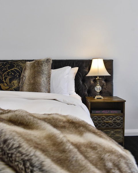 Daylesford Art Motel - Tourism Townsville 15