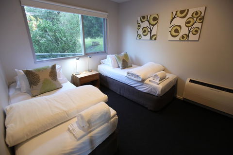 Lorne Luxury - Tourism Townsville 6