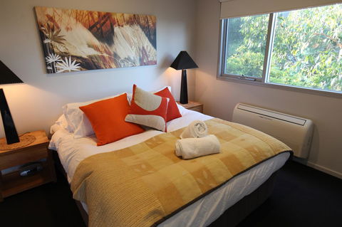 Lorne Luxury - Tourism Townsville 4