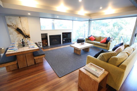 Lorne Luxury - Tourism Townsville 12
