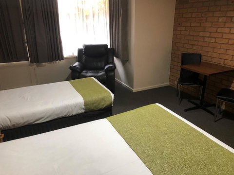 National Hotel Complex Bendigo - Tourism Townsville 3