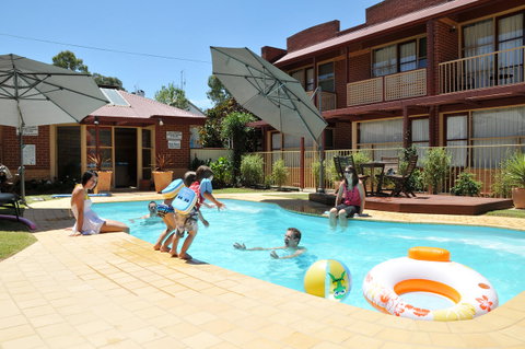 National Hotel Complex Bendigo - Tourism Townsville 12