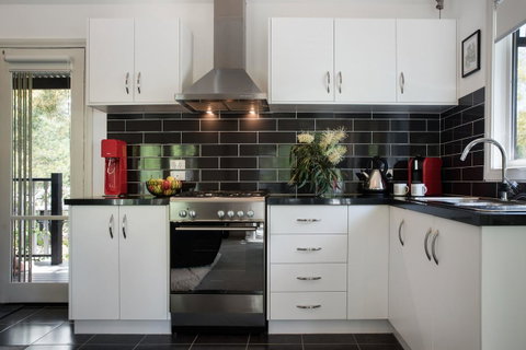 Cottage 4A - Tourism Townsville 3
