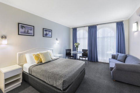 Cathedral Motor Inn - Tourism Townsville 0