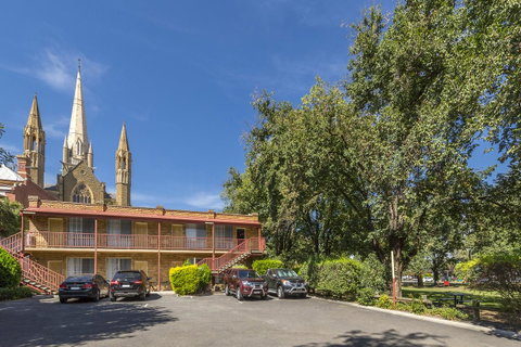 Cathedral Motor Inn - Tourism Townsville 1