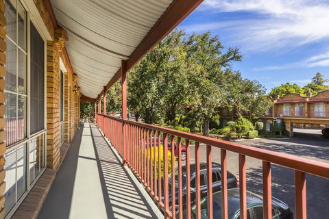 Cathedral Motor Inn - Tourism Townsville 6