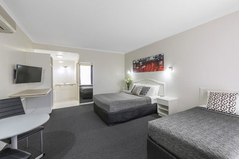 Cathedral Motor Inn - Tourism Townsville 16