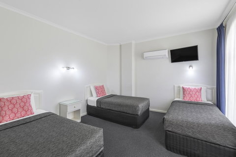 Cathedral Motor Inn - Tourism Townsville 11