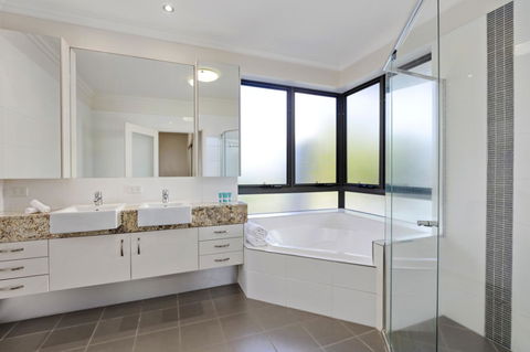 Sand Dunes Resort Accommodation - Tourism Townsville 25
