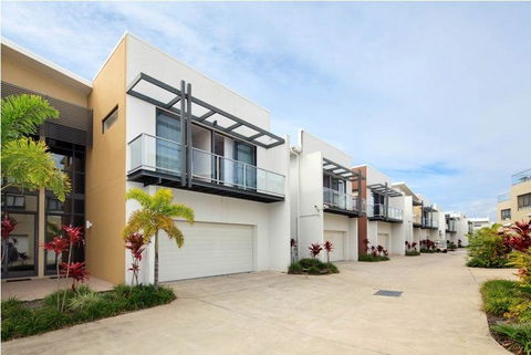 Sand Dunes Resort Accommodation - Tourism Townsville 43