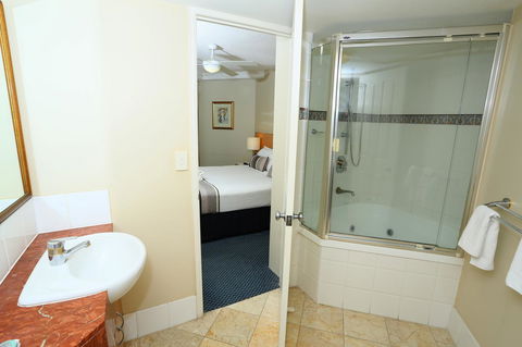 Landmark Resort - Tourism Townsville 1