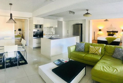 Hotel Laguna - Tourism Townsville 7