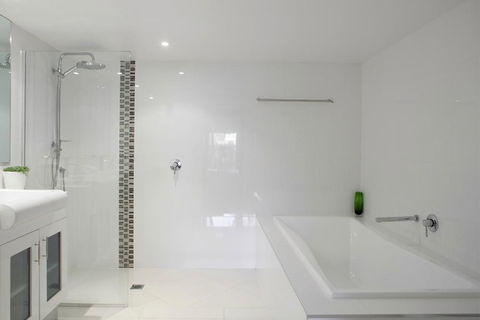 Hotel Laguna - Tourism Townsville 5