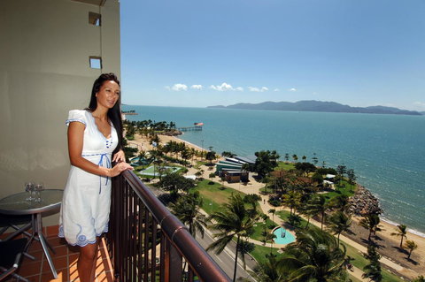 Aquarius On The Beach - Tourism Townsville 16