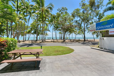 Agincourt Beachfront Apartments - Tourism Townsville 5
