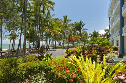 Agincourt Beachfront Apartments - Tourism Townsville 26