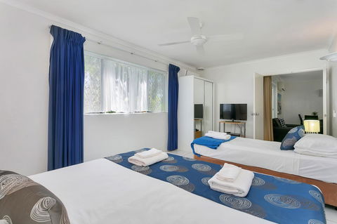 Agincourt Beachfront Apartments - Tourism Townsville 16