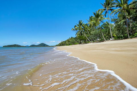 Agincourt Beachfront Apartments - Tourism Townsville 20