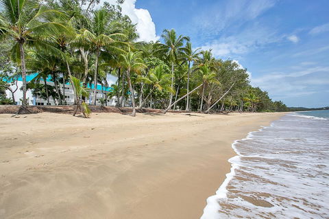 Agincourt Beachfront Apartments - Tourism Townsville 9