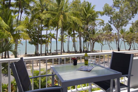 Agincourt Beachfront Apartments - Tourism Townsville 17