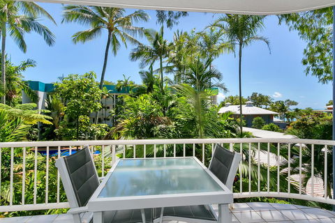 Agincourt Beachfront Apartments - Tourism Townsville 4