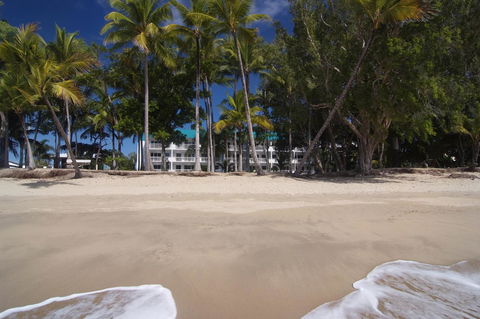 Agincourt Beachfront Apartments - Tourism Townsville 24