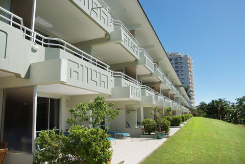 Poinciana 112 - Tourism Townsville 9