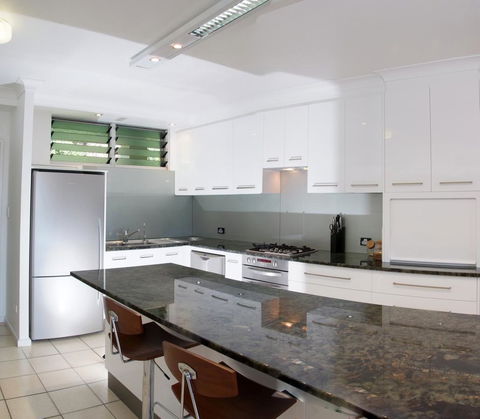 Poinciana 112 - Tourism Townsville 13