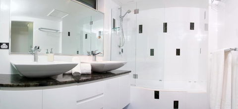 Poinciana 112 - Tourism Townsville 15
