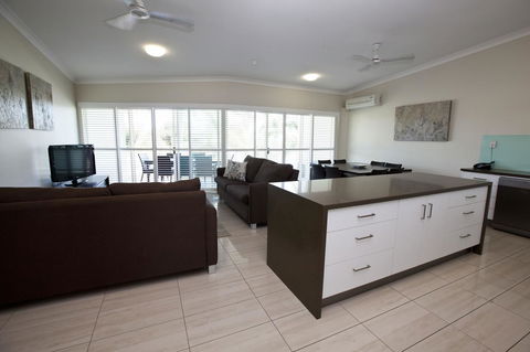 Mariners North Holiday Apartments - Tourism Townsville 28