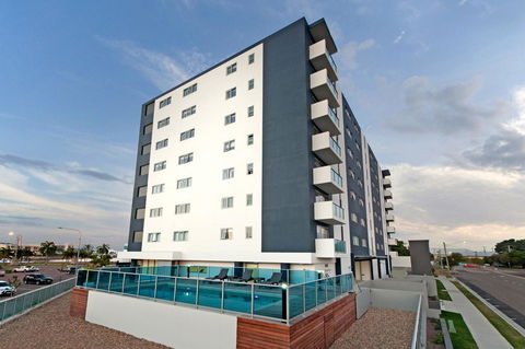 Allure Hotel & Apartments - Tourism Townsville 1