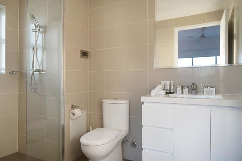 Allure Hotel & Apartments - Tourism Townsville 41