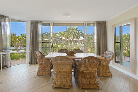 Noosa Tropicana - Tourism Townsville 43