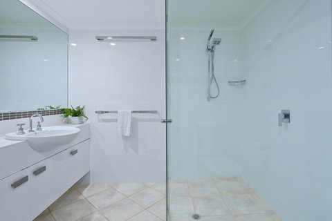 Noosa Tropicana - Tourism Townsville 24