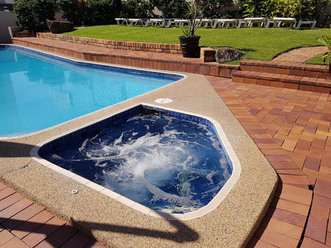 Surfers Chalet - Tourism Townsville 26
