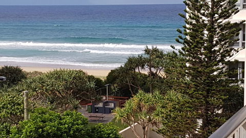 Surfers Chalet - Tourism Townsville 23