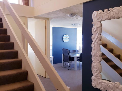 Surfers Chalet - Tourism Townsville 34