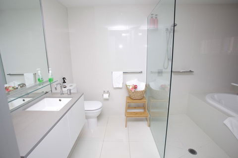 Circle Luxury Holidays - Tourism Townsville 6