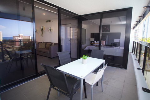 Circle Luxury Holidays - Tourism Townsville 3