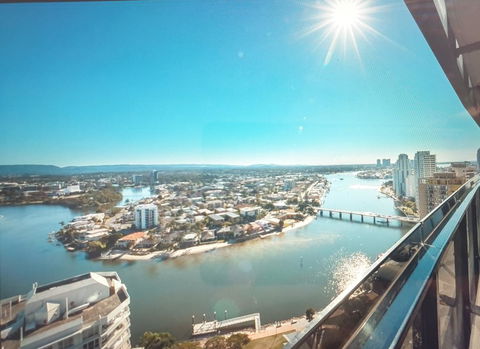 Circle Luxury Holidays - Tourism Townsville 10