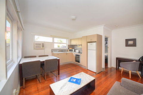 Backpackers In Paradise 18-35 Hostel - Tourism Townsville 11