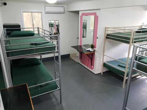 Backpackers In Paradise 18-35 Hostel - Tourism Townsville 10