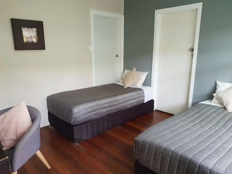 Backpackers In Paradise 18-35 Hostel - Tourism Townsville 5