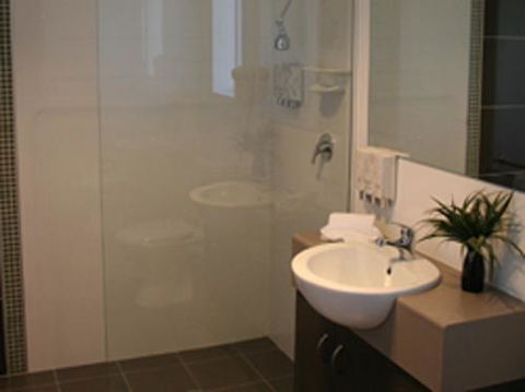 Drovers Motor Inn - Tourism Townsville 4