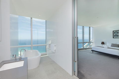 Q1 Resort & Spa - Official - Tourism Townsville 12