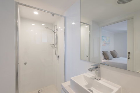 Munna Beach Apartments - Tourism Townsville 3