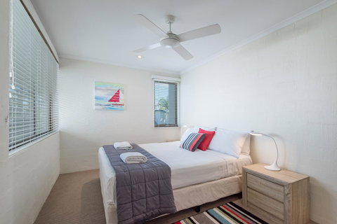 Munna Beach Apartments - Tourism Townsville 6
