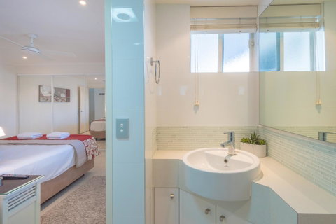 Munna Beach Apartments - Tourism Townsville 22