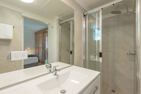 Munna Beach Apartments - Tourism Townsville 35