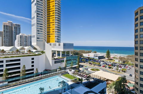 Oracle Resort Broadbeach - Gclr - Tourism Townsville 1